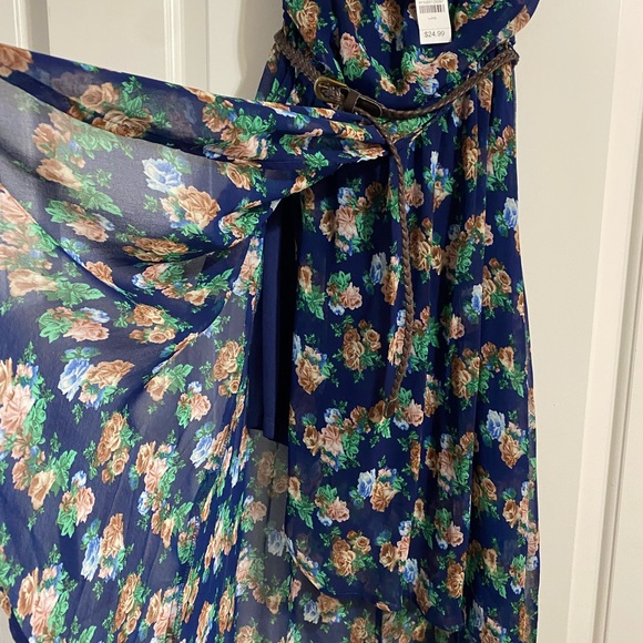 Junior’s large High low dress - Picture 5 of 6